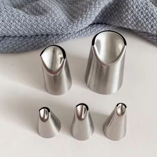 demonstration douille et poche douille remplie pate couleur rose