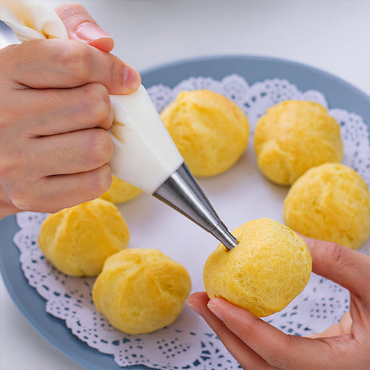 cremeenfouleeavecpatisseriedouillecupcake