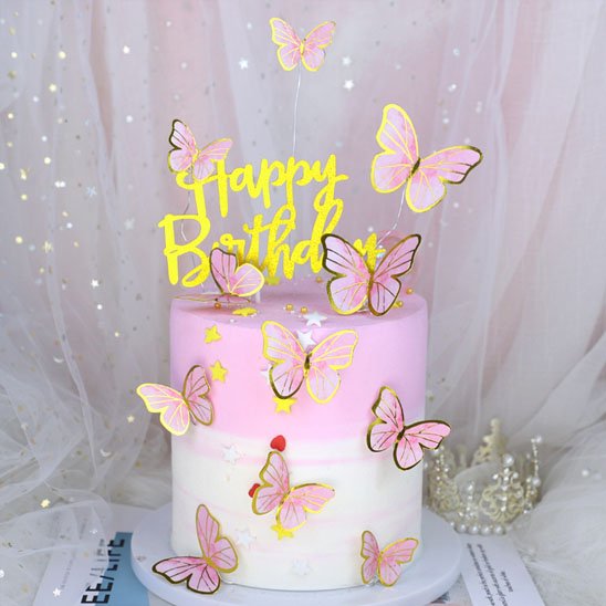 Décoration gateau acec motifs papillons roses por anniversaire