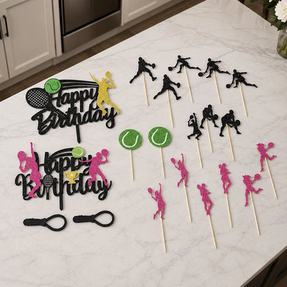 Décoration gateau anniversaire avec différentes figurines