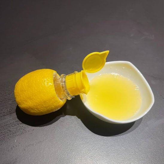 Jus citron extrait avec Presse agrume 