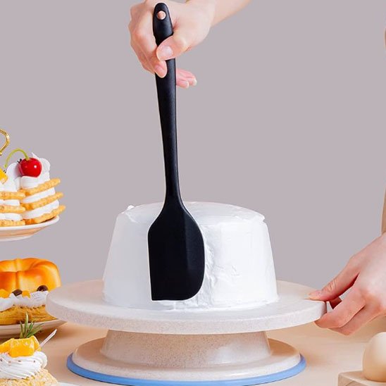 Lissage gâteau avec Spatule