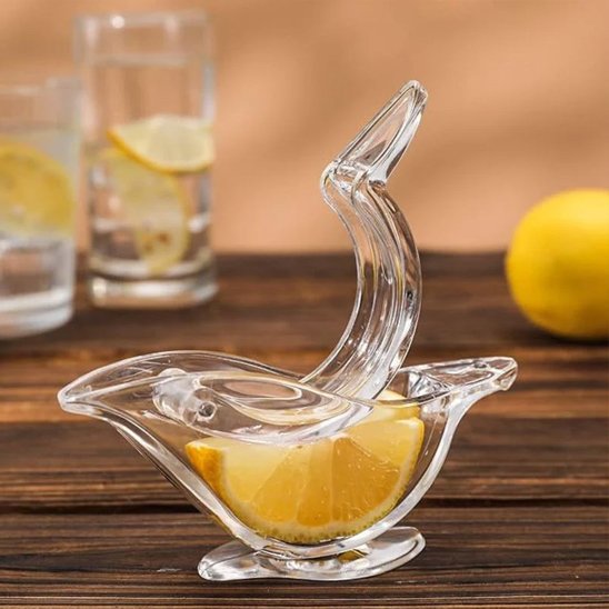  Morceau citron pressé avec Presse agrume 