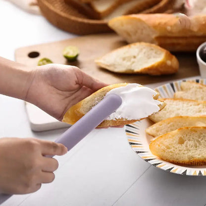 morceaupainbeurreavecspatuleviolette