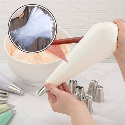 Poche à douille remplie de pâte blanche avec douille