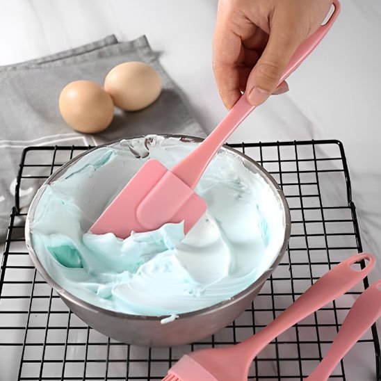  Préparation pâte avec Spatule rose