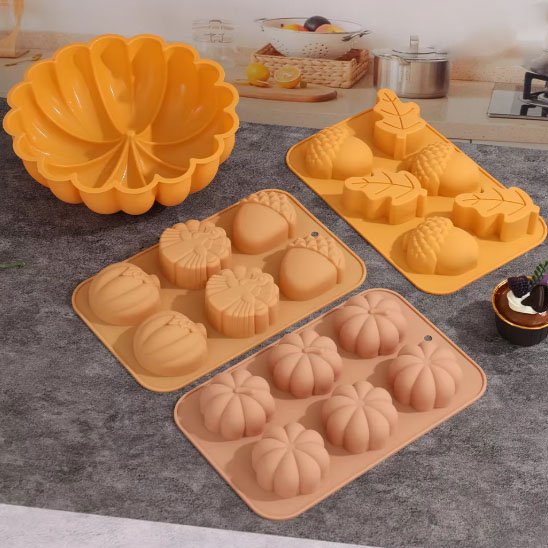  Présentation de différents Moules à gateau avec des motifs différents.