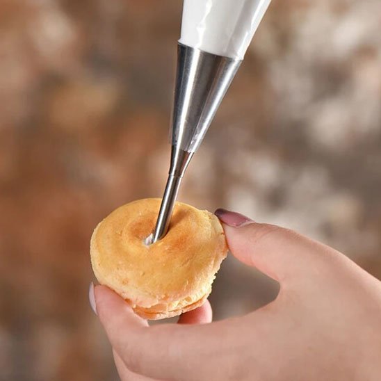  Remplissage cupcake de crème avec Douille patisserie 