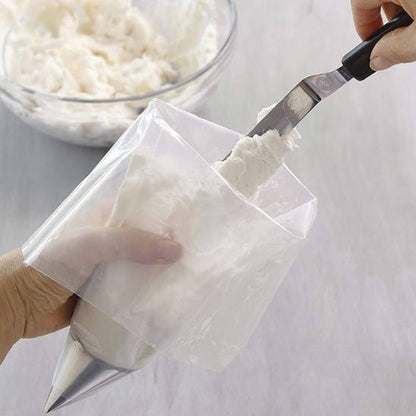  Remplissage de Poche à douille avec crème