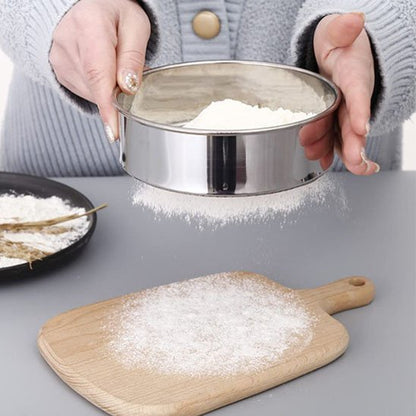  Tamisage de farine avec Tamis 15 cm