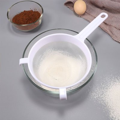 Tamisage  farine Passoire plastique 